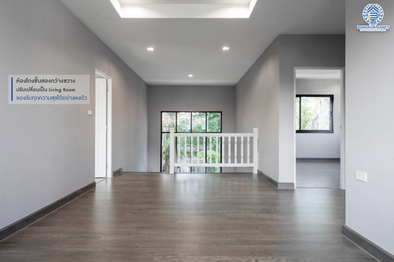 บ้านมือสองตกแต่งใหม่ แบรนด์ LH หลังมุม ดีไซน์สุดหรูหรา เนื้อที่ 121 ตร.ว. ม.ลดาวัลย์ ปิ่นเกล้า-บรมราชชนนี ฟังก์ชันจัดเต็ม 3 ห้องนอน 1 ห้องอเนกประสงค์ชั้นล่าง 3 ห้องน้ำ จอดรถได้ถึง 4 คัน บนพื้นที่ใช้สอยถึง 330 ตร.ม. ทำเลศักยภาพเชื่อมต่อหลายเส้นทาง ใกล้ ม.มหิดล และเซ็นทรัลศาลายา